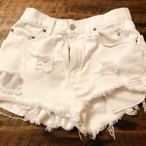 Levi’s Relaxed Fit Distressed Shorts - Size 30
